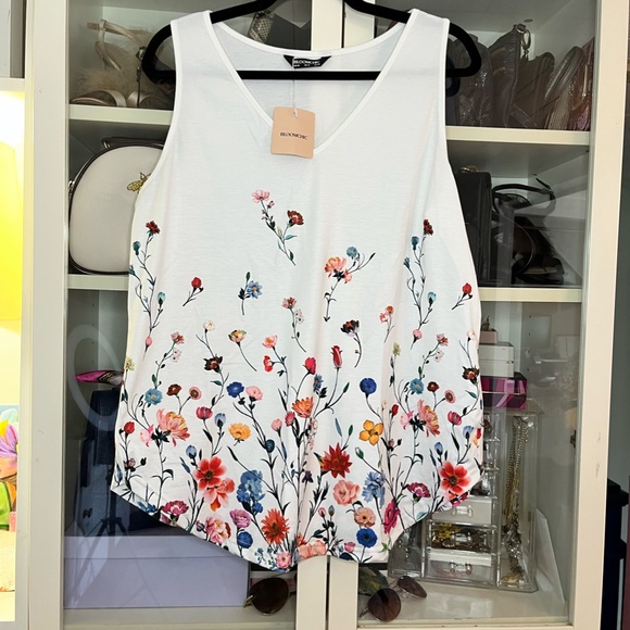 White and Floral Lightweight Tank Top - Picture 2 of 5